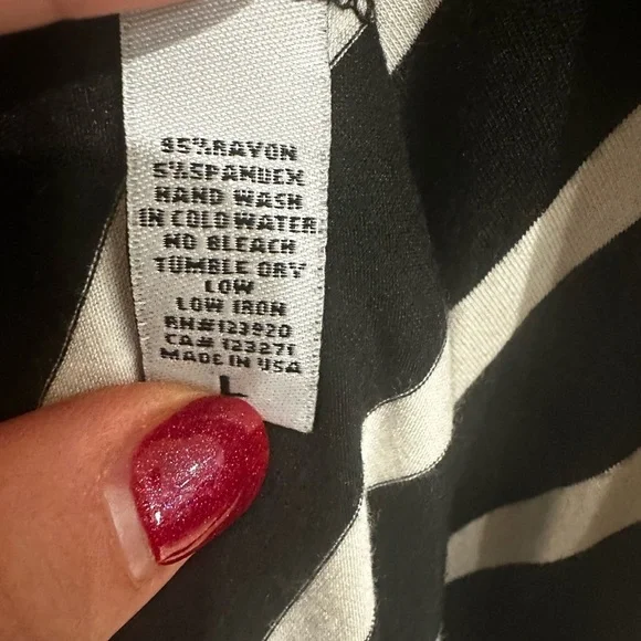 Black and White Striped - Picture 4 of 4